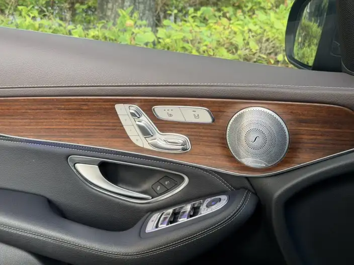 Mercedes-Benz GLC 2020 Model GLC 300 L 4MATIC Luxury Model – фото 10