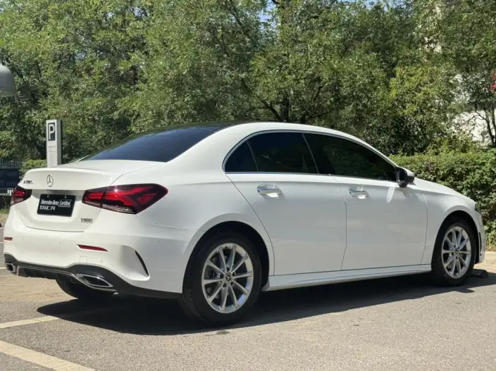 Mercedes-Benz A-class 2021 Model A 200 L Sports sedan Dynamic Edition – фото 7