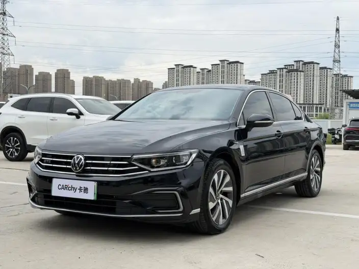 Volkswagen Magotan PHEV 2022 Model Luxury Model – фото 1
