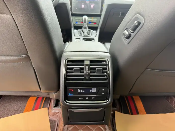 Volkswagen Magotan PHEV 2022 Model Luxury Model – фото 9