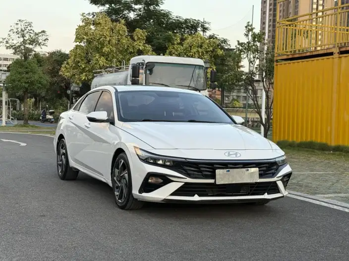 Hyundai Ioniq 2023 Model 1.5L CVT GLX Elite Edition – фото 3