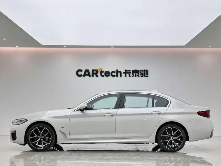 BMW 5 Series 2021 Model 530Li Exclusive Model M Sports Set – фото 4