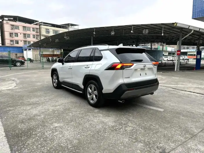 Toyota RAV4 2020 Model 2.0L CVT 2WD Fashion edition – фото 5