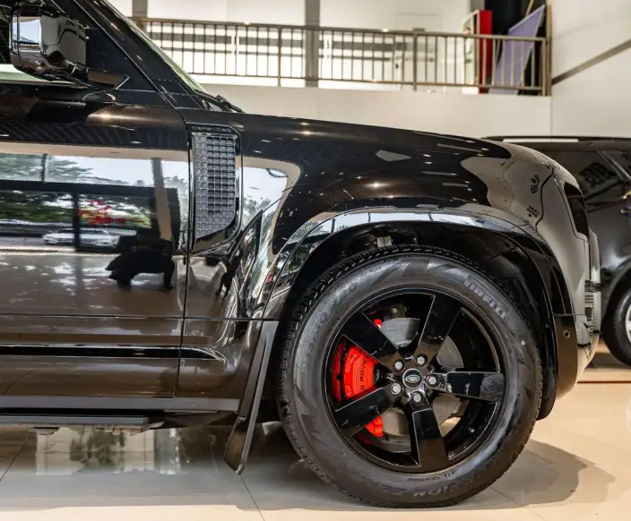 Land Rover Defender 2025 Model 110 3.0T P400 HSE X-Dynamic – фото 6