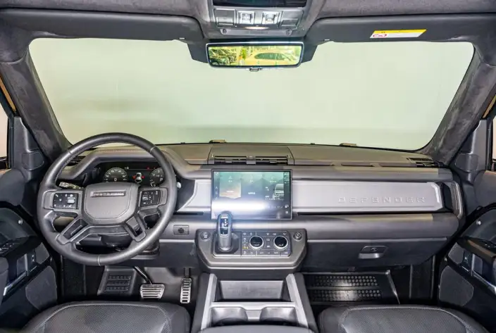 Land Rover Defender 2025 Model 110 3.0T P400 HSE X-Dynamic – фото 9