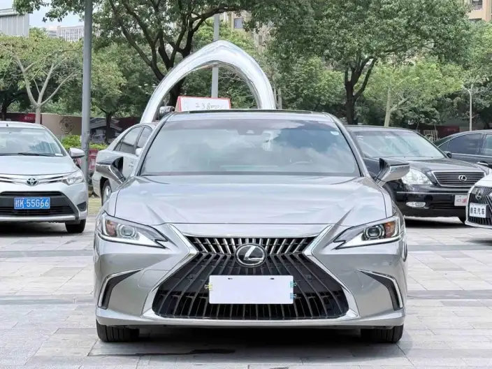 Lexus ES 2022 Model 200 Deluxe Edition – фото 2