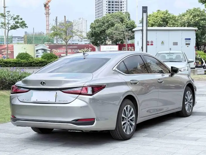 Lexus ES 2022 Model 200 Deluxe Edition – фото 4