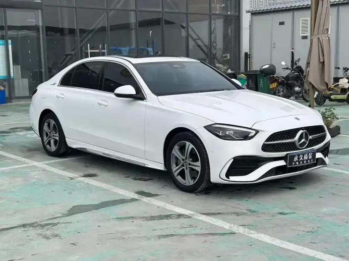 Mercedes-Benz C-Class 2022 Model C 200 L Sports Edition – фото 3