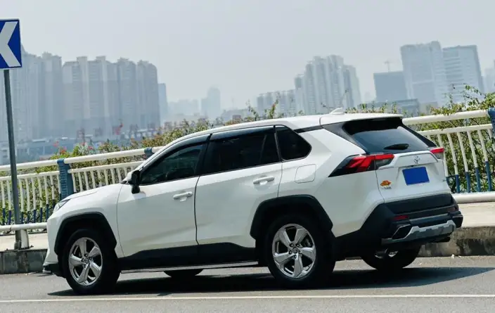 Toyota RAV4 2020 Model 2.0L CVT 2WD Fashion Plus Edition – фото 5