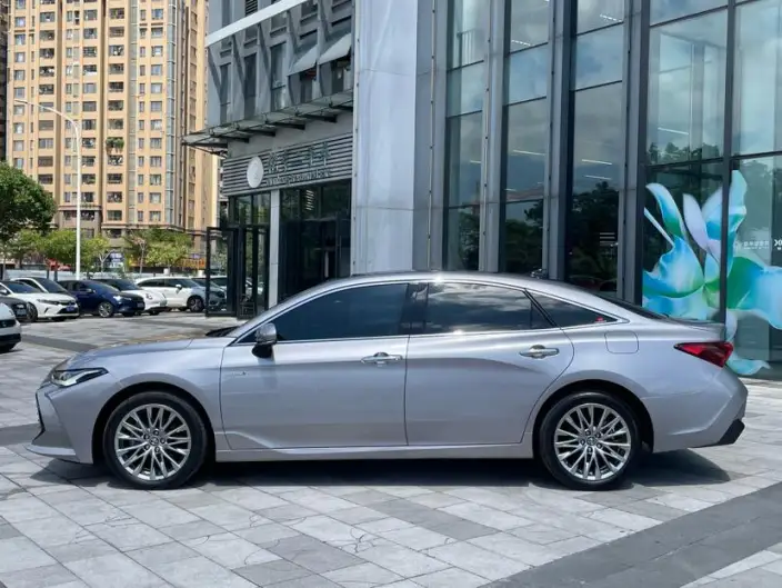 Toyota Avalon 2022 Model Hybrid 2.5L XLE Premium Edition – фото 3