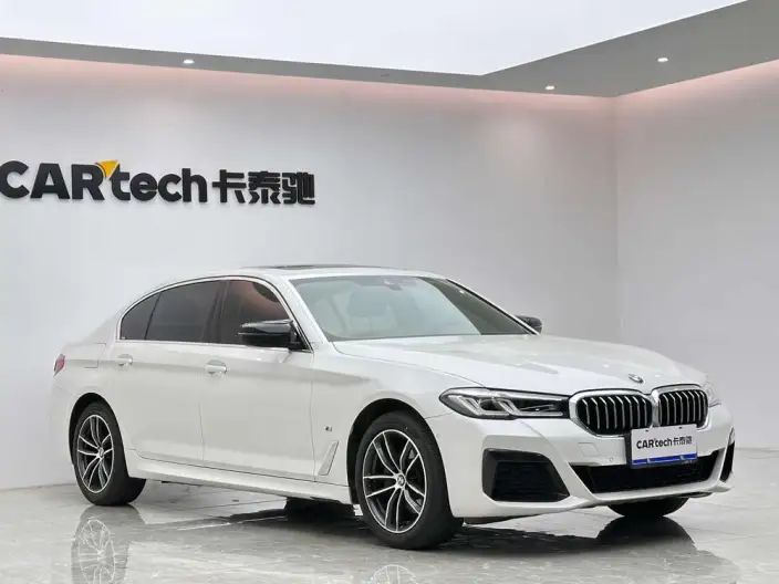 BMW 5 Series 2021 Model 525Li M Sports Set – фото 3