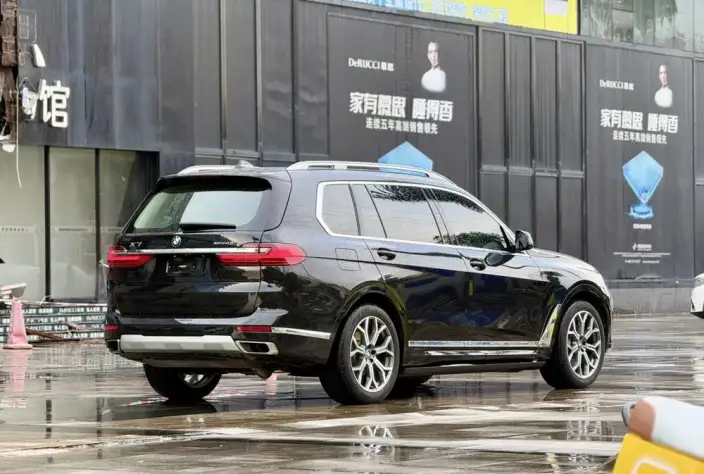 BMW X7 2020 Model xDrive40i Leading Model Luxury Set – фото 7