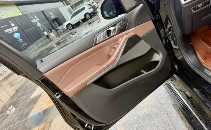 BMW X7 2020 Model xDrive40i Leading Model Luxury Set – фото 10