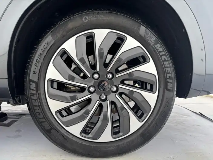 Aito M7 2022 Model 4WD Deluxe Edition – фото 8