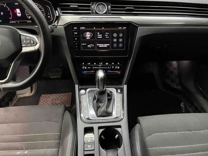 Volkswagen Magotan 2020 Model 330TSI DSG Luxury Model – фото 8