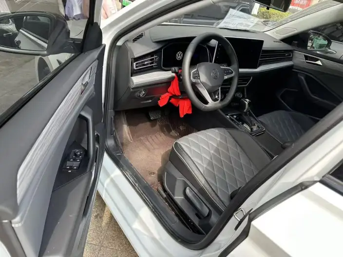 Volkswagen Sagitar 2025 Model 300TSI DSG Flying Version – фото 8