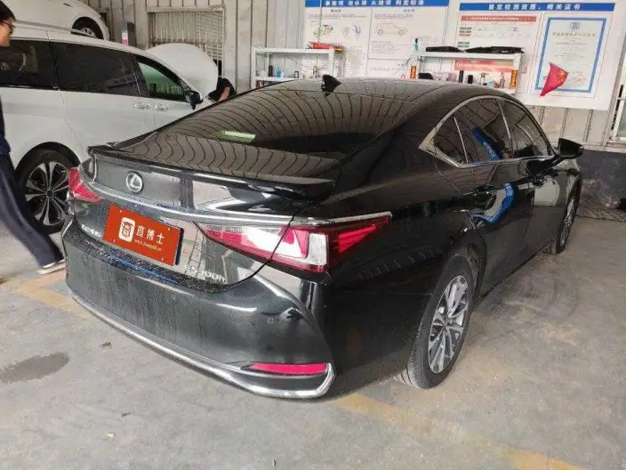 Lexus ES 2022 Model 300h Superior Edition – фото 4