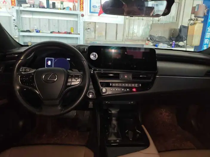 Lexus ES 2022 Model 300h Superior Edition – фото 5