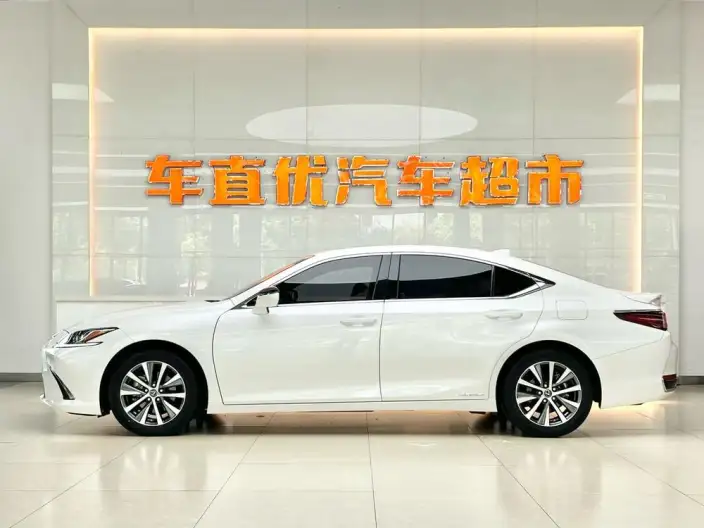 Lexus ES 2020 Model 300h Superior Edition China VI – фото 3