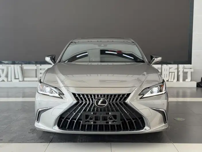 Lexus ES 2022 Model 300h Superior Edition – фото 2