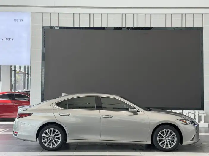 Lexus ES 2022 Model 300h Superior Edition – фото 7