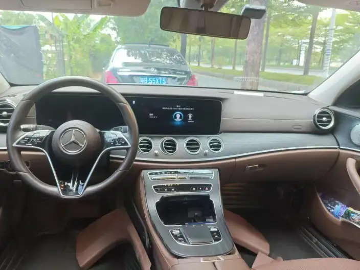 Mercedes-Benz E-Class 2023 Model E 300 L Luxury Model sedan – фото 5