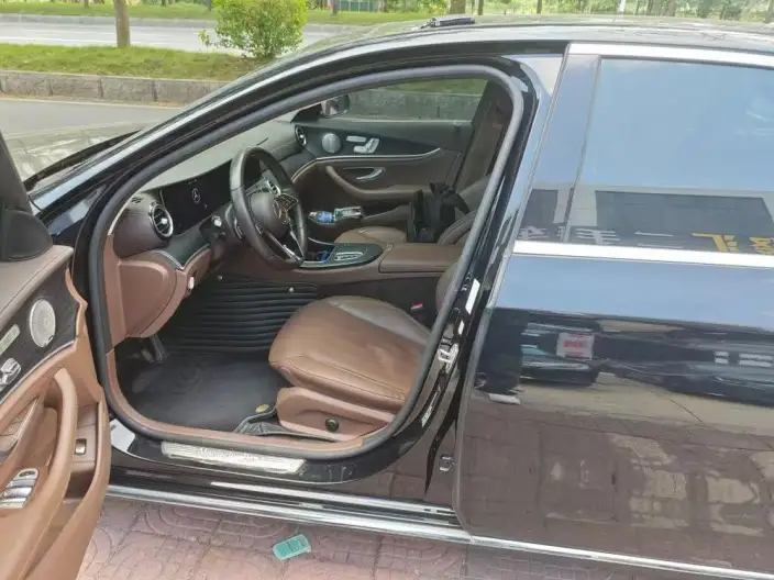Mercedes-Benz E-Class 2023 Model E 300 L Luxury Model sedan – фото 7