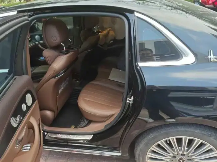 Mercedes-Benz E-Class 2023 Model E 300 L Luxury Model sedan – фото 9