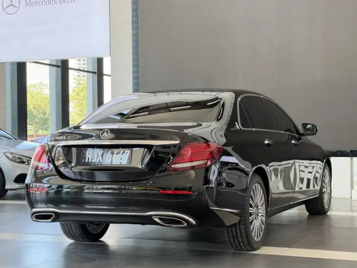 Mercedes-Benz E-Class 2020 Model E 300 L Fashion Model – фото 7