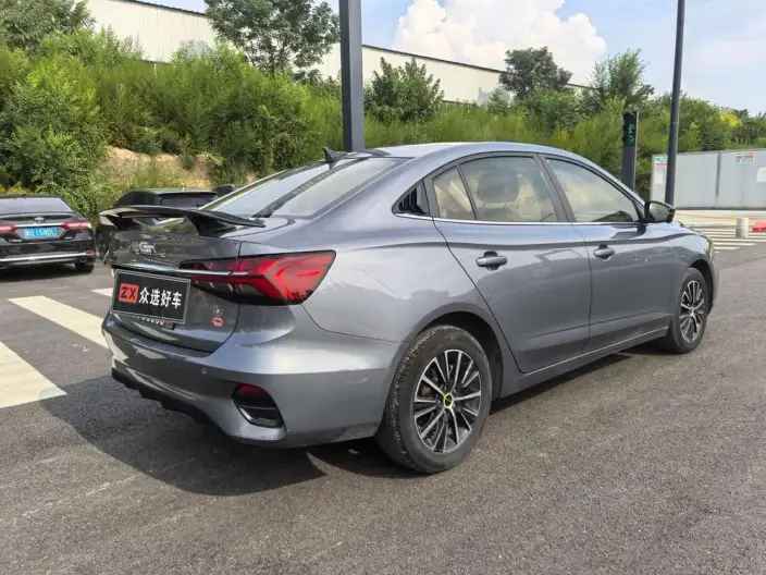 Roewe i5 2021 Model 1.5L CVT Platinum edition – фото 6