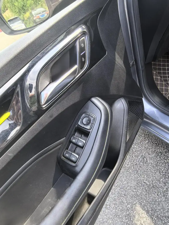 Roewe i5 2021 Model 1.5L CVT Platinum edition – фото 9