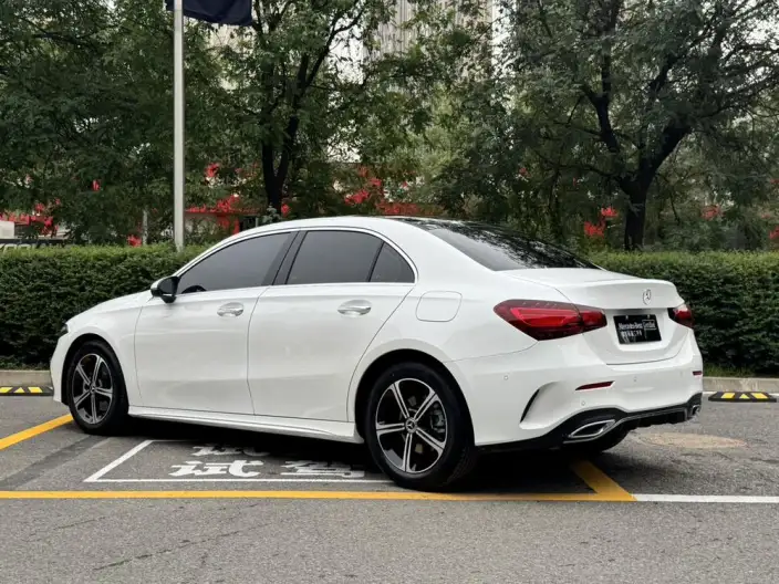 Mercedes-Benz A-class 2025 Model A 200 L Fashion Edition – фото 5