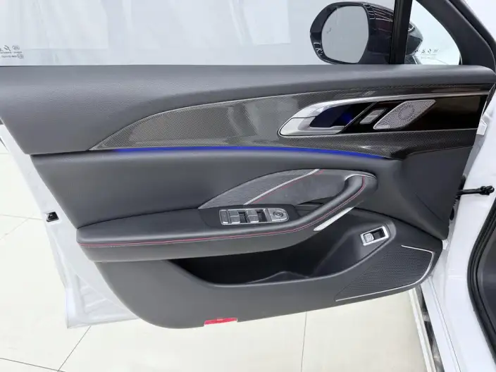 HONGQI H6 2023 Model 2.0T Zhishang Edition – фото 9
