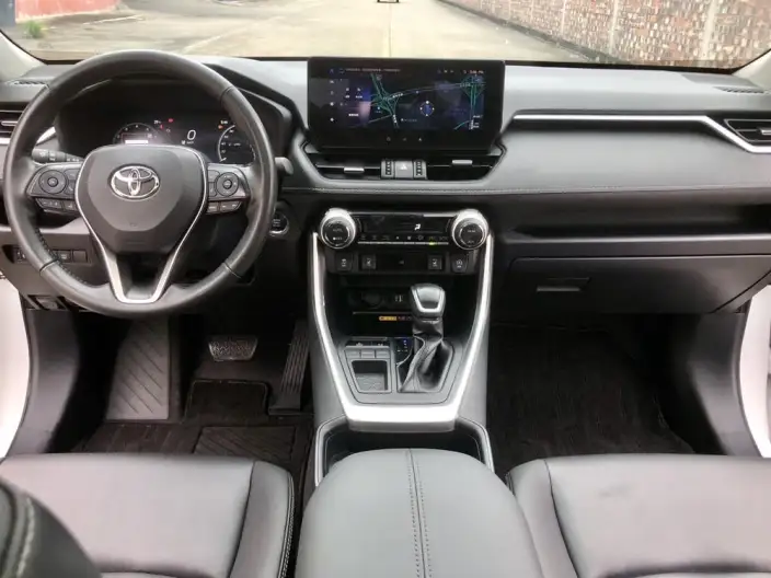 Toyota RAV4 2023 Model 2.0L CVT 2WD 20th Anniversary Platinum Memorial Edition – фото 6