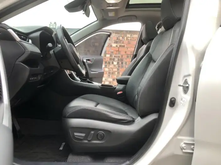 Toyota RAV4 2023 Model 2.0L CVT 2WD 20th Anniversary Platinum Memorial Edition – фото 7