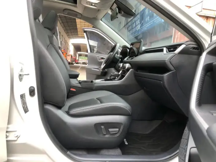 Toyota RAV4 2023 Model 2.0L CVT 2WD 20th Anniversary Platinum Memorial Edition – фото 8