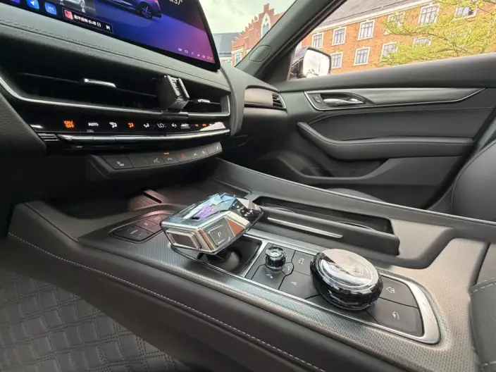Cadillac CT5 2025 Model 28T Lincoln Town Sports Edition – фото 8