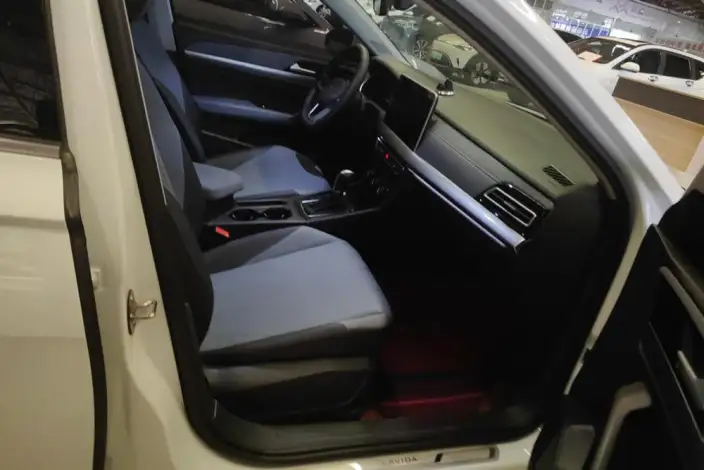 Volkswagen Lavida 2023 Model 1.5L Automatic Five million editions – фото 8