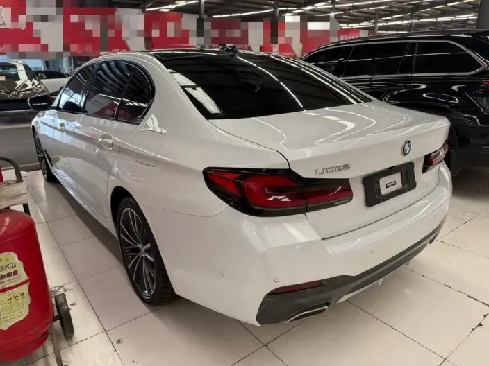 BMW 5 Series 2022 Model 530Li Leading Model M Sports Set – фото 4