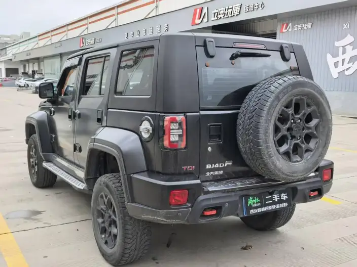 BAIC BJ40 2023 Model 2.0D Automatic 4WD Blade Hero Edition Warrior Model – фото 4