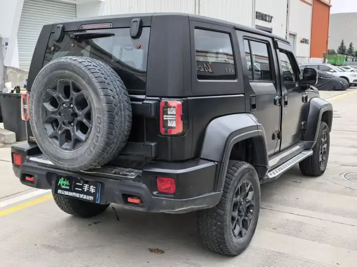 BAIC BJ40 2023 Model 2.0D Automatic 4WD Blade Hero Edition Warrior Model – фото 5