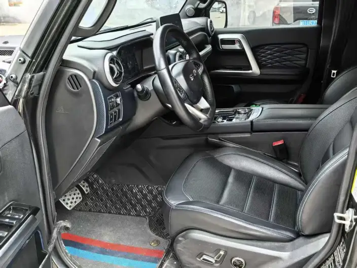 BAIC BJ40 2023 Model 2.0D Automatic 4WD Blade Hero Edition Warrior Model – фото 10