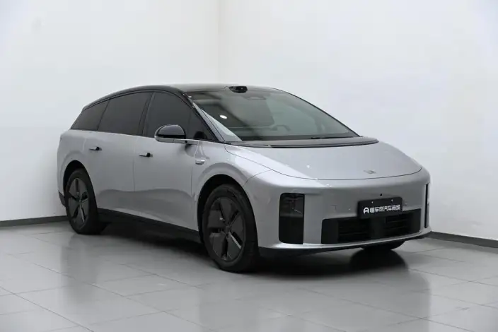 Li Auto i6 2025 Model 2WD Standard Edition – фото 3