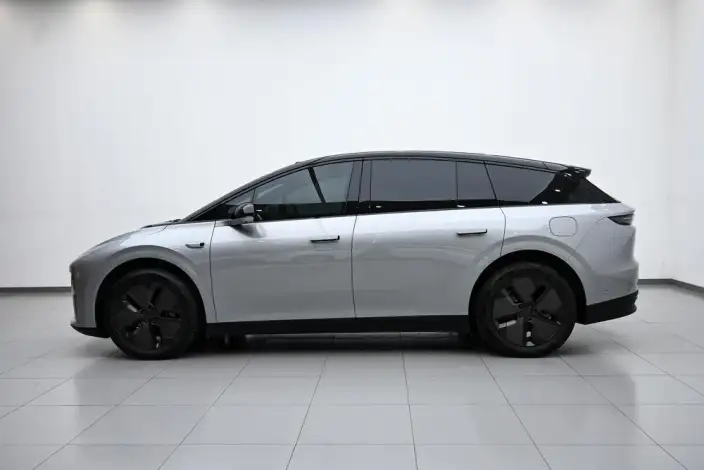 Li Auto i6 2025 Model 2WD Standard Edition – фото 4