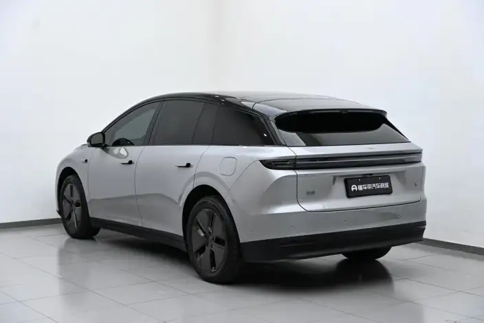 Li Auto i6 2025 Model 2WD Standard Edition – фото 5