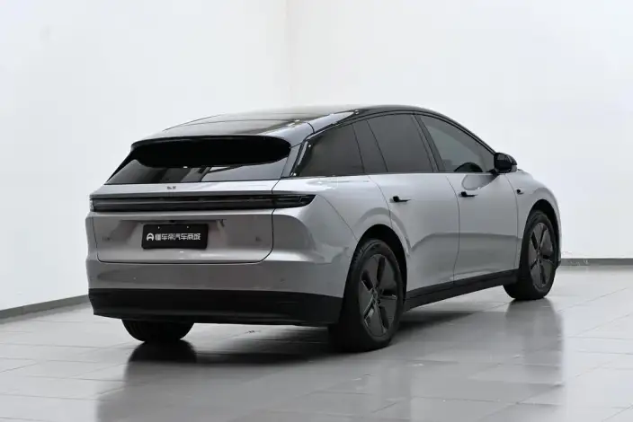 Li Auto i6 2025 Model 2WD Standard Edition – фото 7