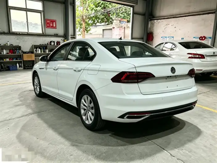 Volkswagen Lavida 2023 Model 1.5L Automatic Starry Sky Five Million Edition – фото 4