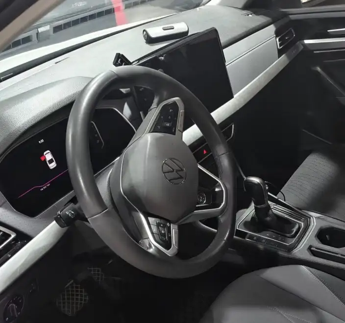 Volkswagen Lavida 2023 Model 1.5L Automatic Starry Sky Five Million Edition – фото 7