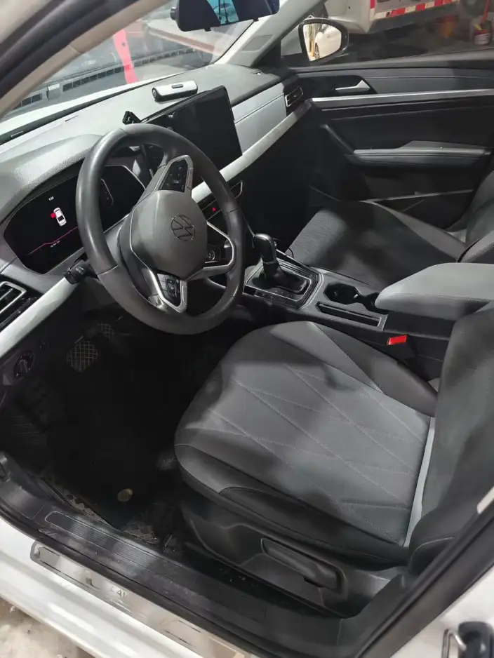 Volkswagen Lavida 2023 Model 1.5L Automatic Starry Sky Five Million Edition – фото 8