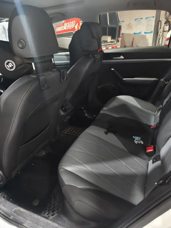 Volkswagen Lavida 2023 Model 1.5L Automatic Starry Sky Five Million Edition – фото 9